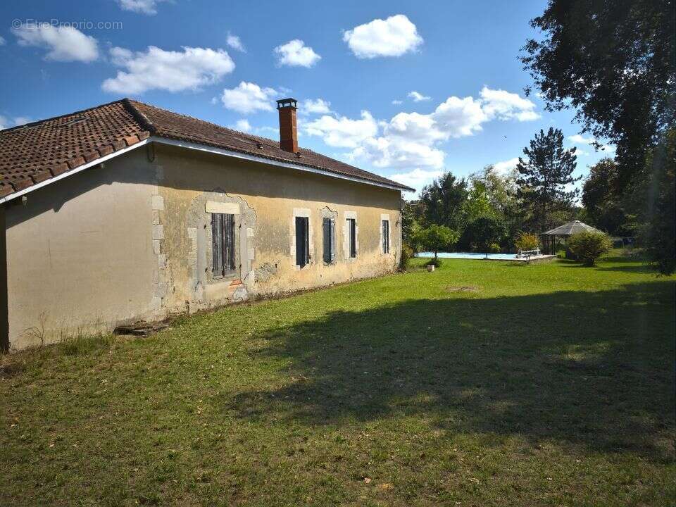 Maison de caractère en pierre 280 m² terrain de 4 hectares - photo 24