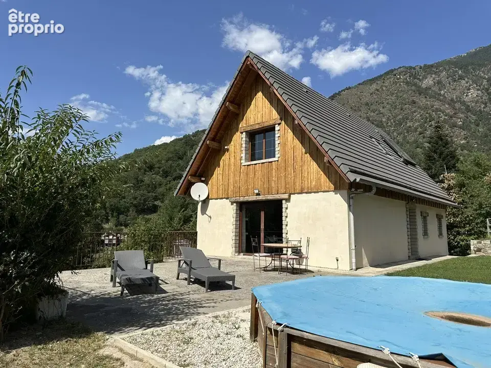 Propriété d'exception! Très beau chalet 4 pièces sur plus d'un hectare de terrain attenant. - photo 18