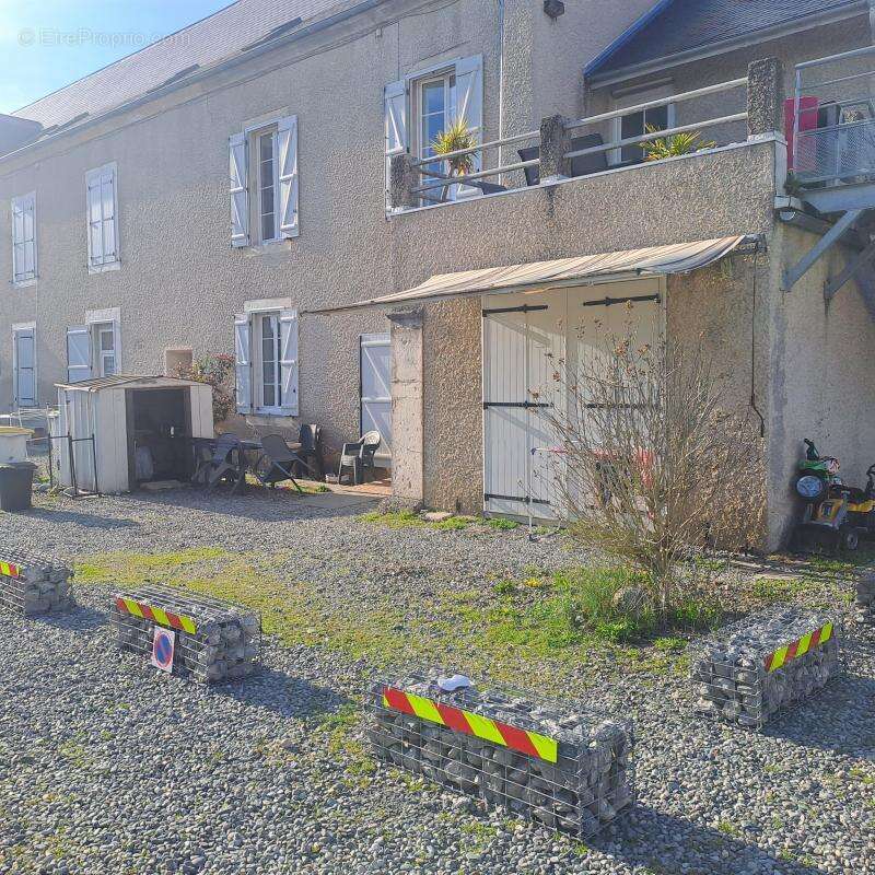 Appartement à BOEIL-BEZING