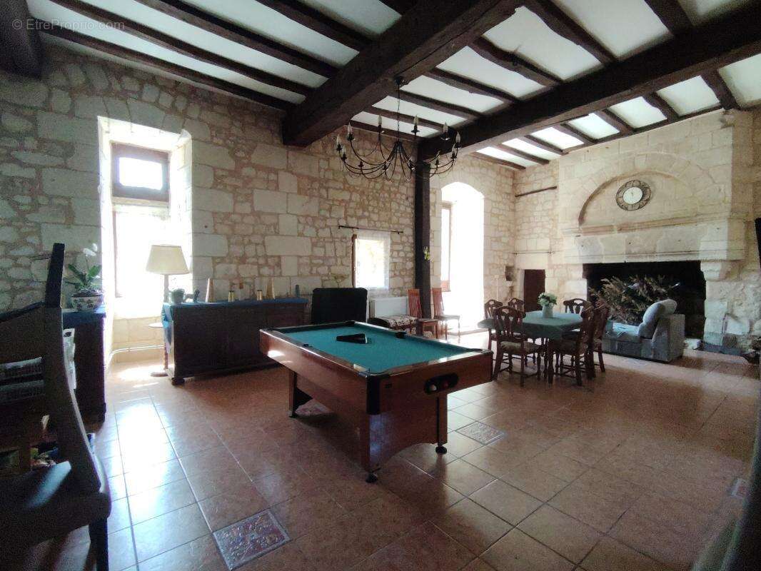 Maison à DANGE-SAINT-ROMAIN