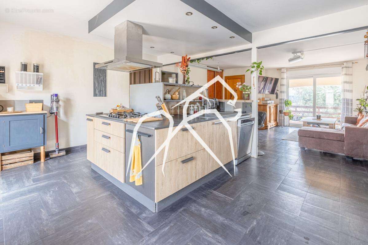 Maison à COURNONSEC