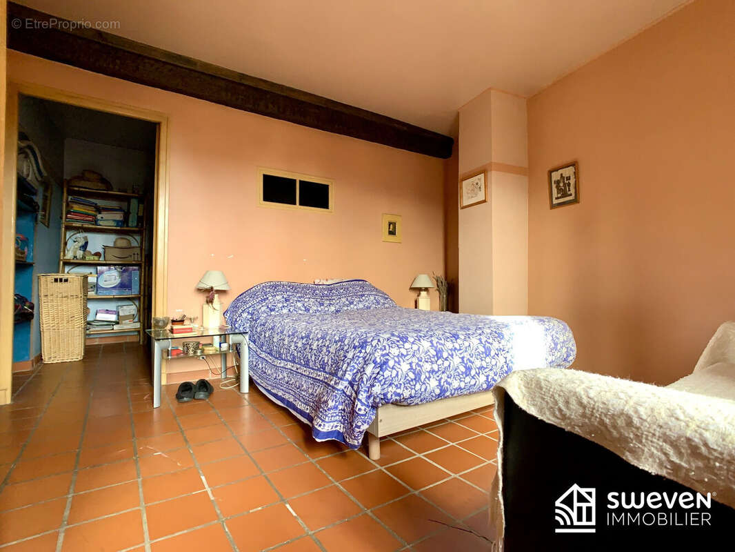 Maison à COUSTOUGES