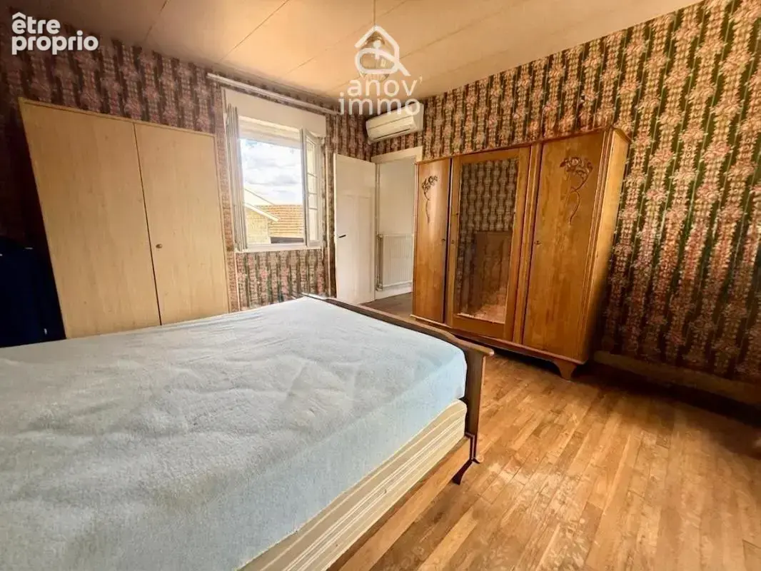 Maison familiale avec nombreuses dépendances à CHAMPNIERS - photo 10