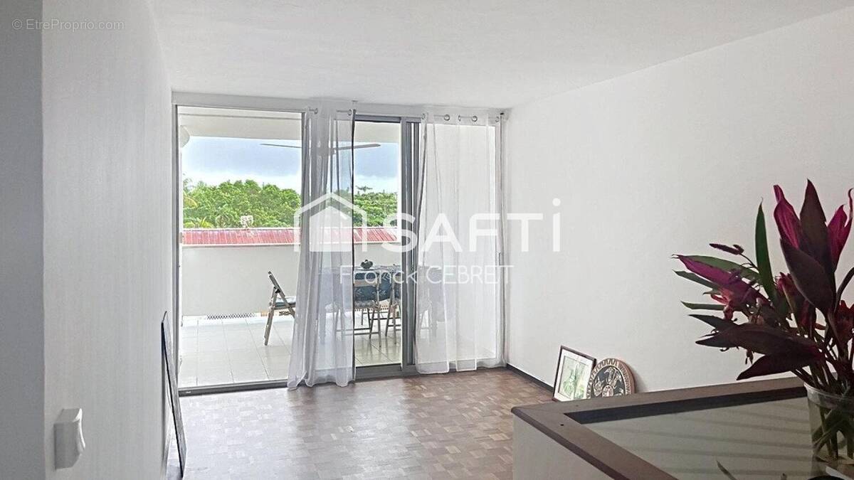 Photo 1 - Appartement à CAYENNE