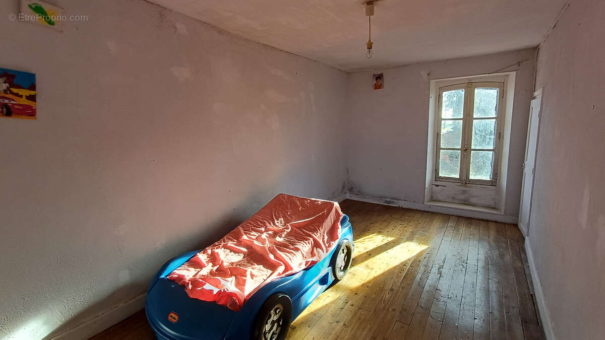 Maison à NOYEN-SUR-SEINE