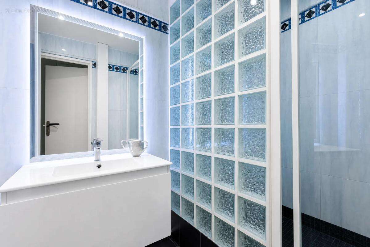Appartement à PARIS-19E