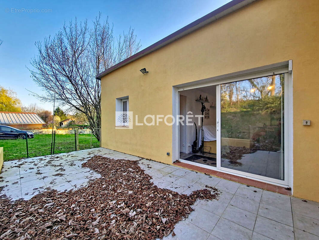 Maison à ESSERTENNE-ET-CECEY