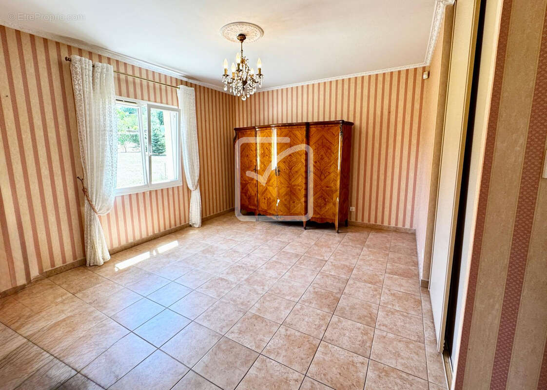 Spacieuse maison moderne avec une très belle vue - photo 6