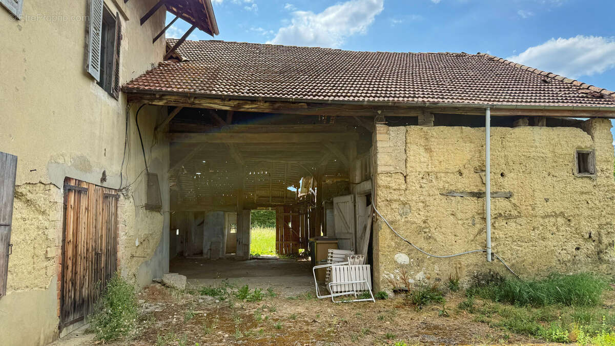 Saint-jean-de-moirans, maison à rénover - photo 10