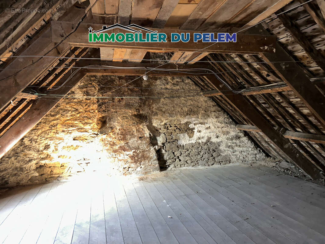 Maison à SAINT-NICOLAS-DU-PELEM