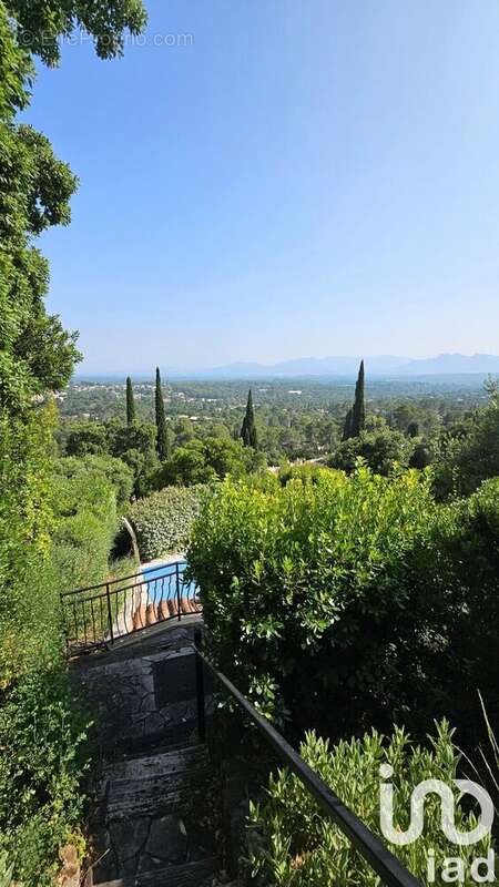 Photo 4 - Maison à ROQUEBRUNE-SUR-ARGENS