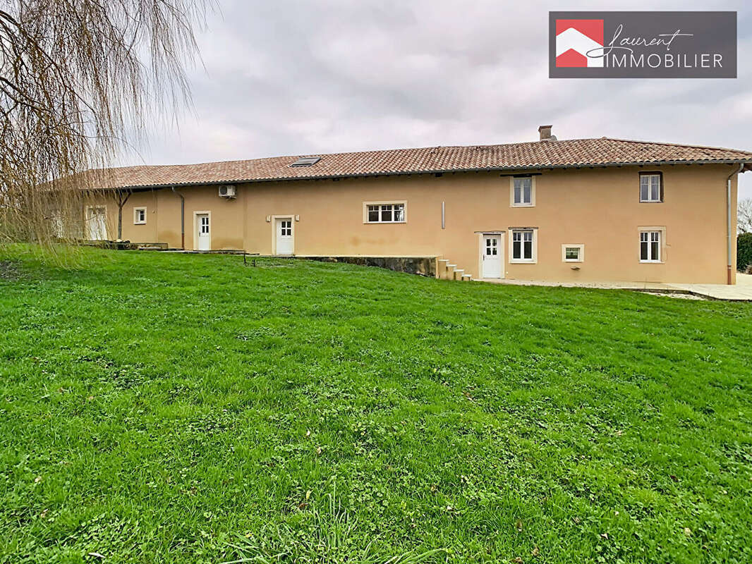 Maison à PONT-DE-VAUX