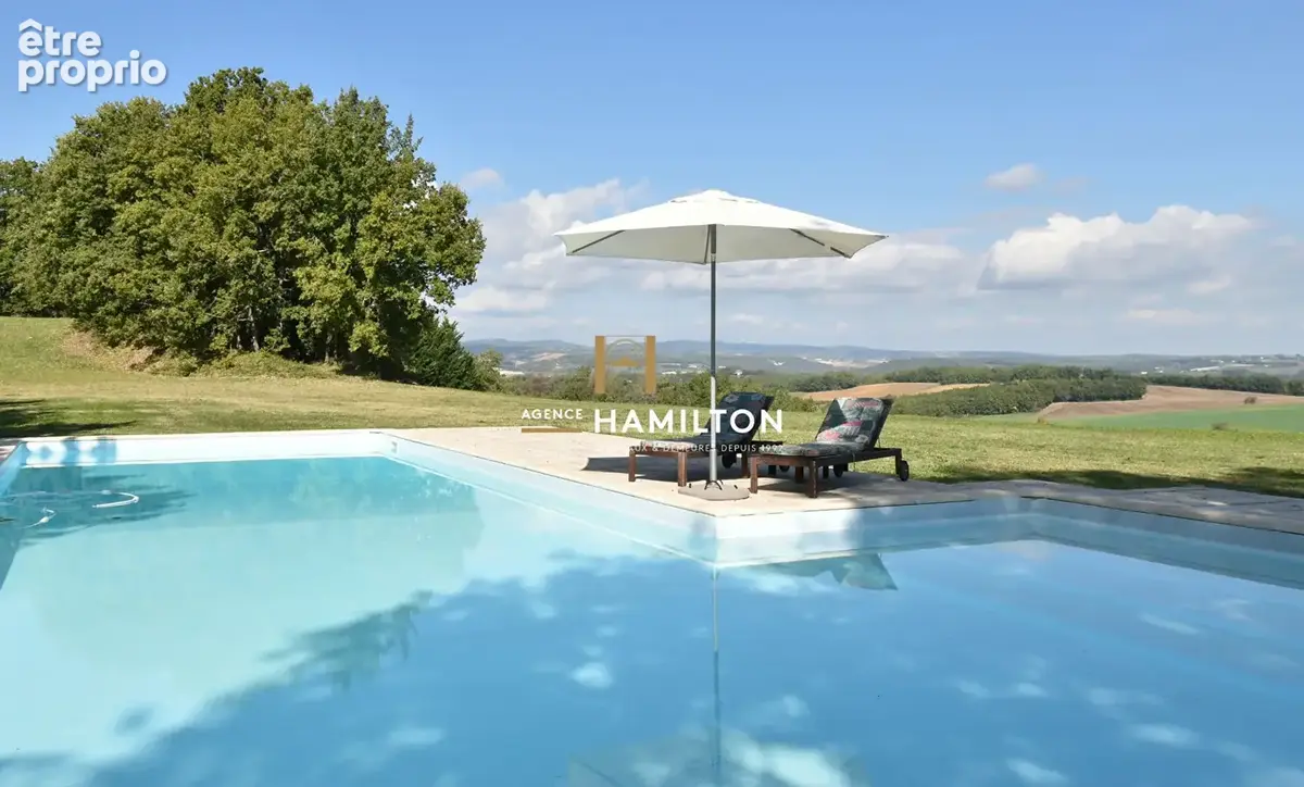 Magnifique domaine de 32 ha  avec lac, et vue dominante sur les environs - photo 3