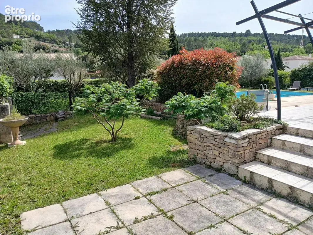 Villa T6 de 128m² sur 1118m² de terrain avec piscine et garage - Cabasse - photo 4