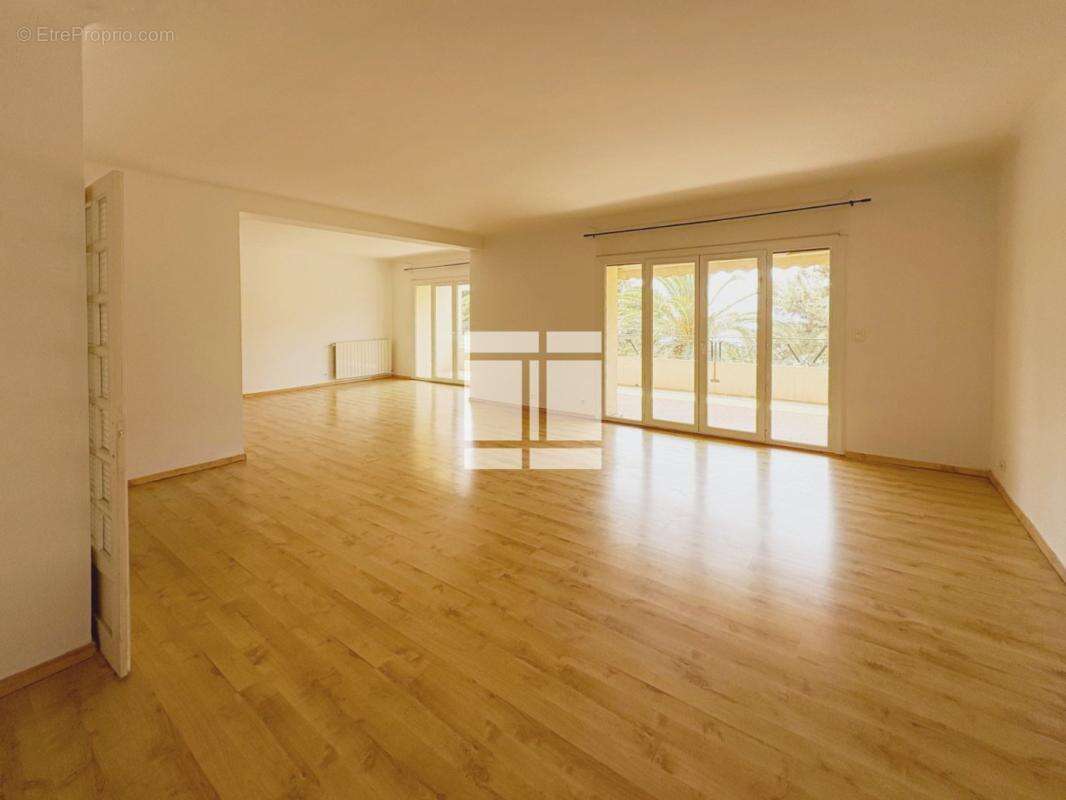 AJACCIO – Route des Îles Sanguinaires – Spacieux T4 de 150 m² avec terrasse filante de 60 m² exposée plein sud - photo 5