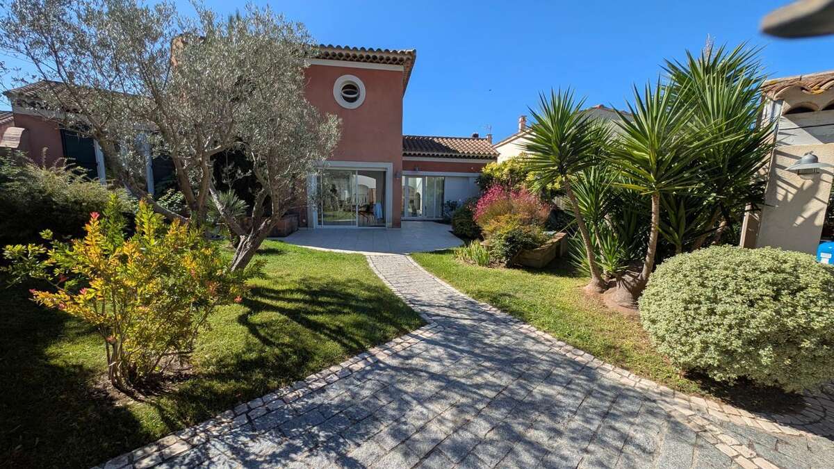 Maison à SIX-FOURS-LES-PLAGES