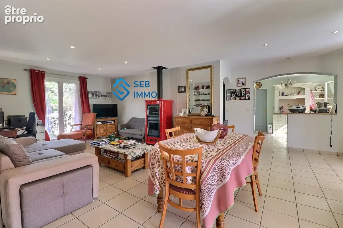 Maison 125 m2   Viager occupé deux têtes avec quatre chambres, piscine et véranda ensolei - photo 3