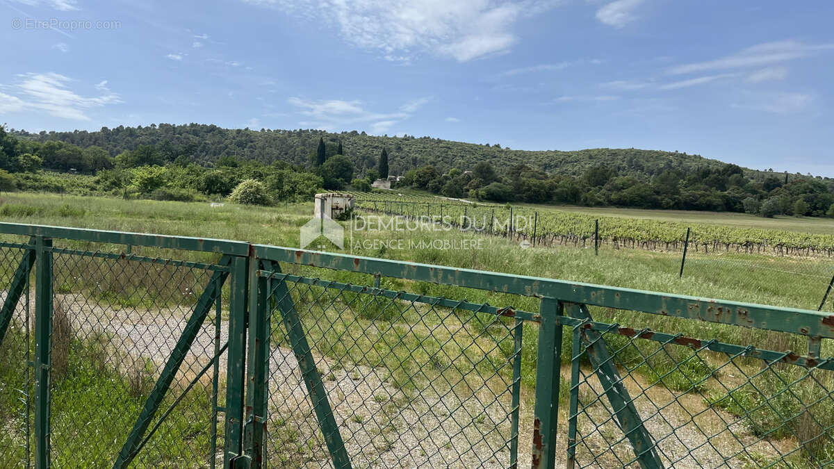 Terrain à VACQUIERES