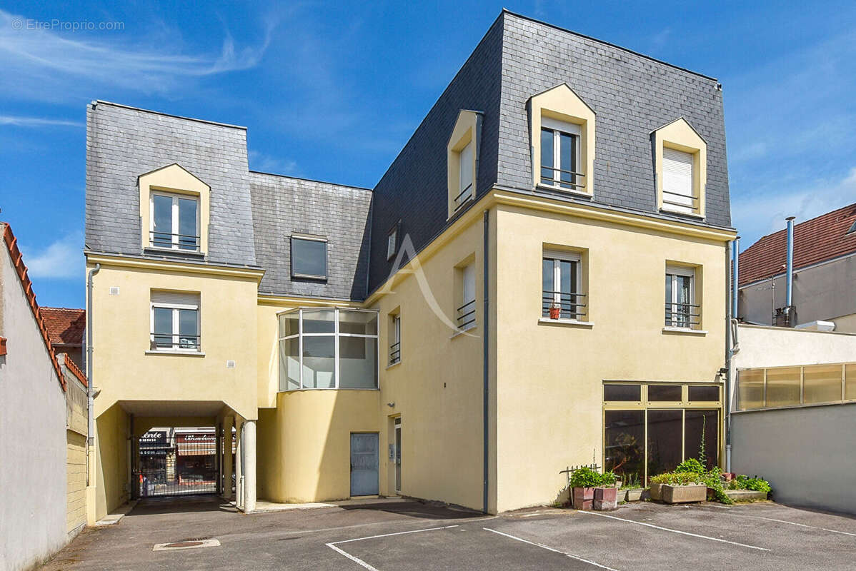 Appartement 2 pièces à vendre à Pontault-Combault, proche gare - photo 8
