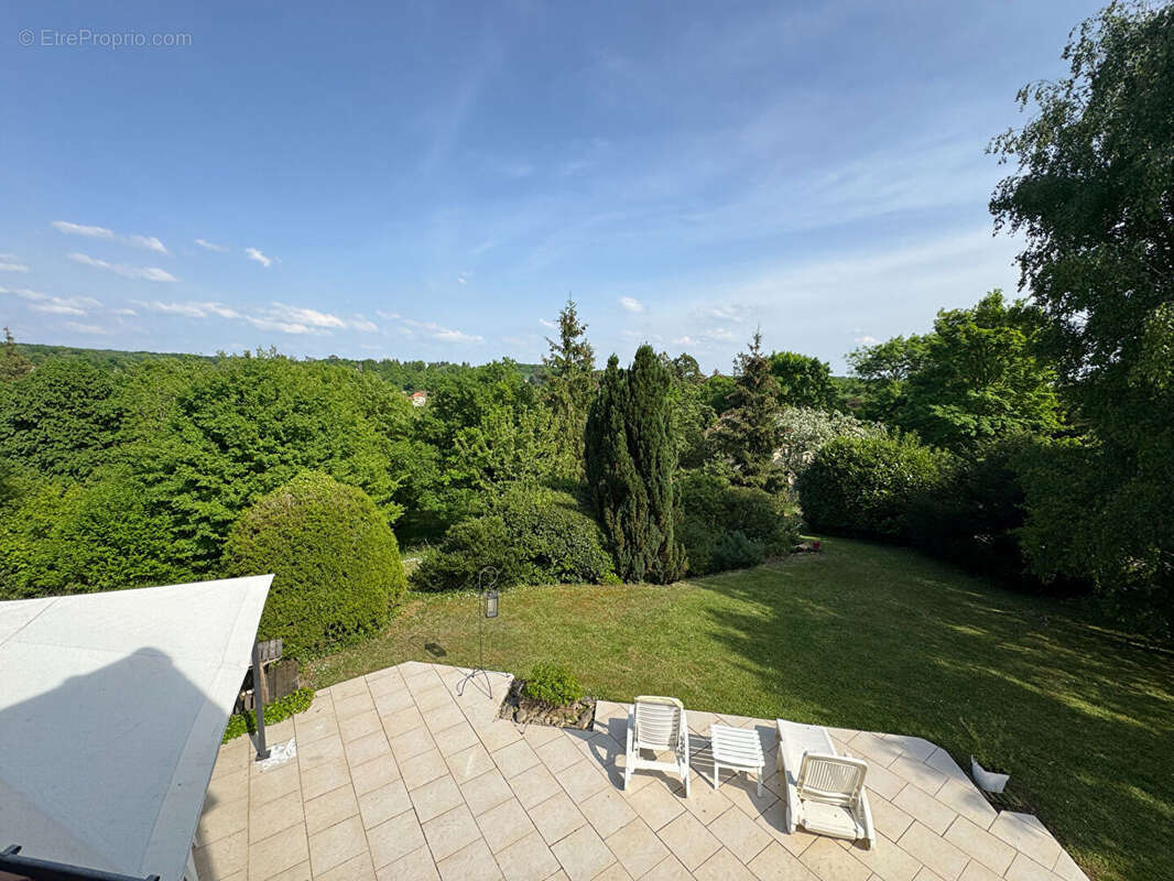 Très belle maison d'architecte avec environnement exceptionnel Proche Thoiry 8 pièces 277 m2 - photo 11
