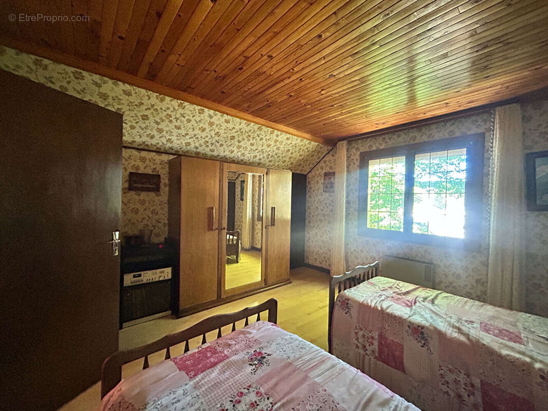 Montfaucon - Maison de 6 pièces - 147 m2 avec sous-sol complet - photo 11