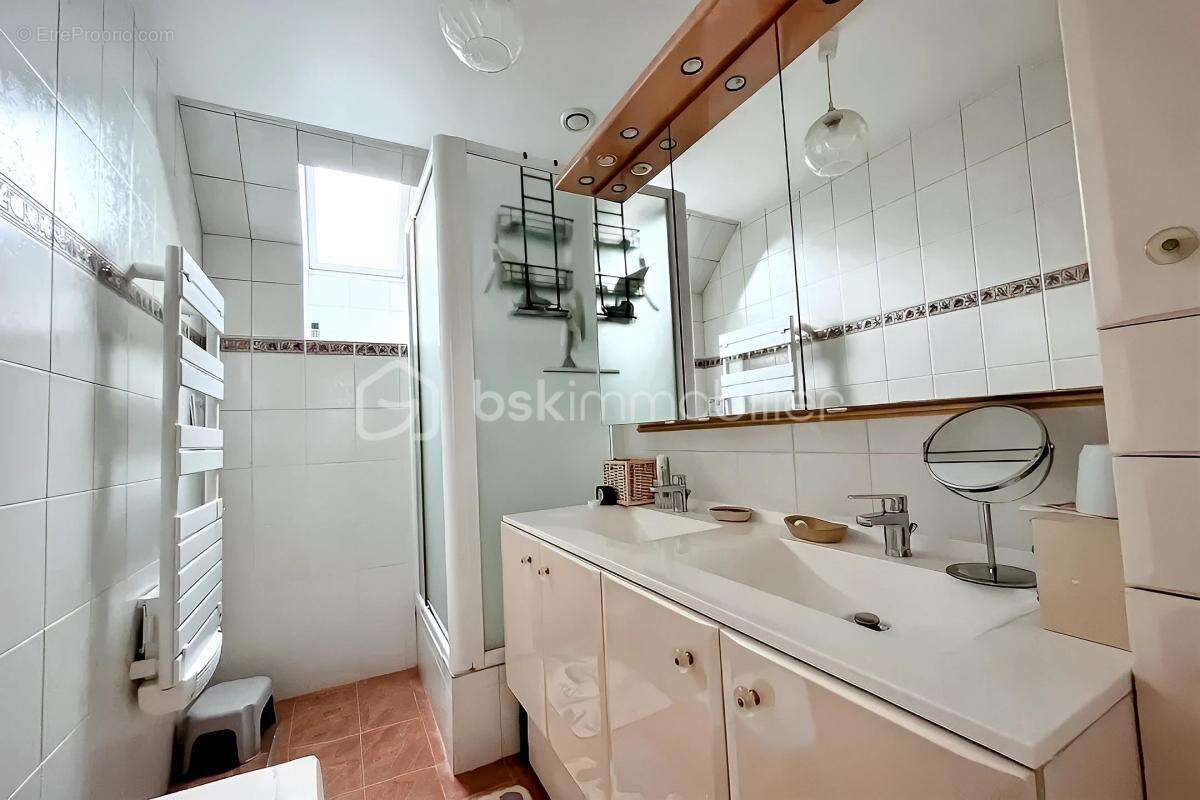 Maison à LES CLAYES-SOUS-BOIS