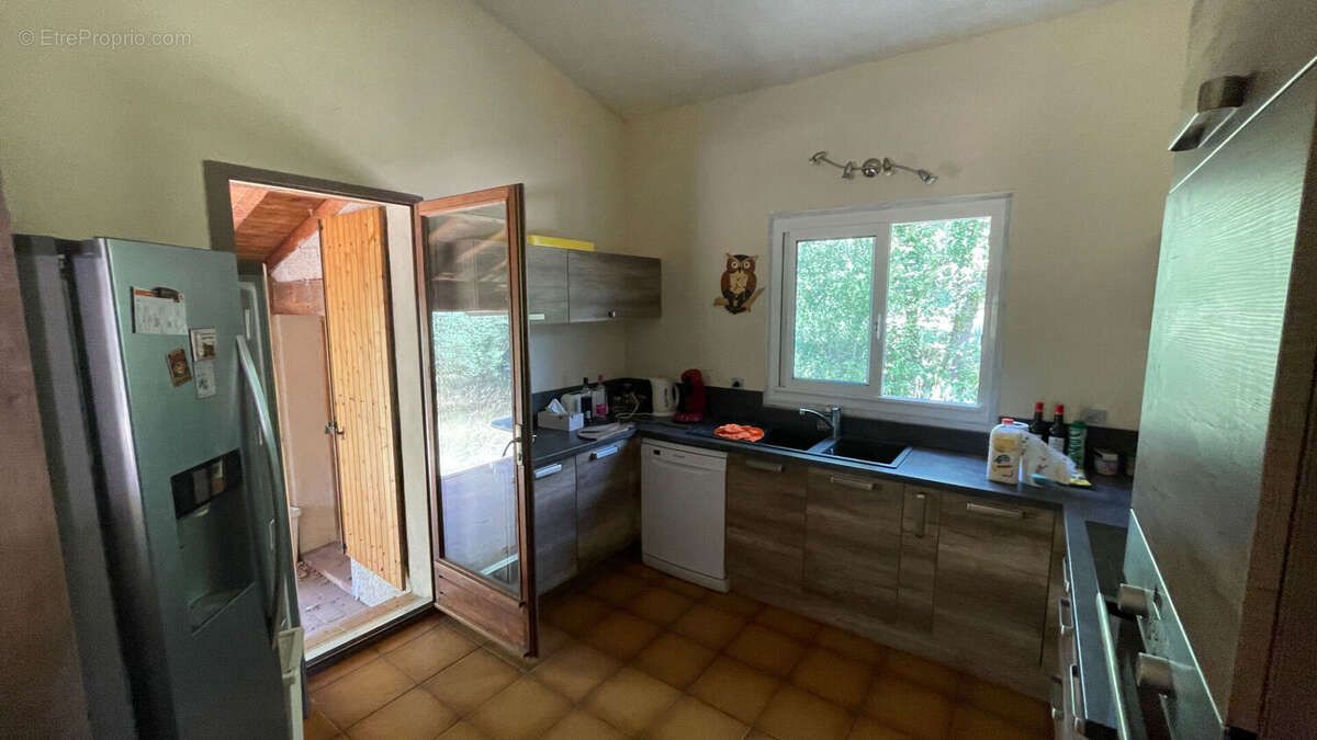 Exclusif  et rare sur le marché! Joli plain pied à Grignan avec piscine et vaste terrain. - photo 8