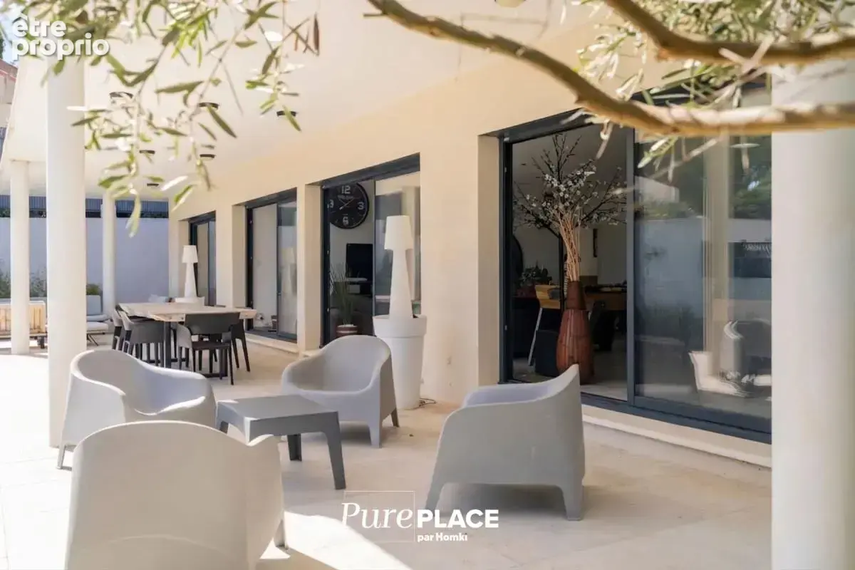 Coup de cœur à La Couronne : Superbe Maison-Loft Moderne & Baignée de Lumière (160 m²) - photo 2