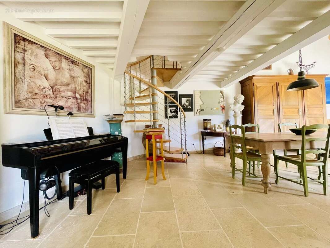 Maison à VAISON-LA-ROMAINE