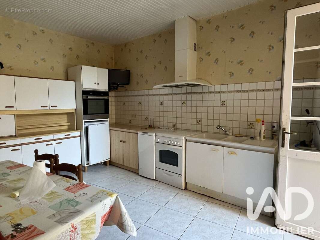 Maison 310 m² à Manciet  - photo 4