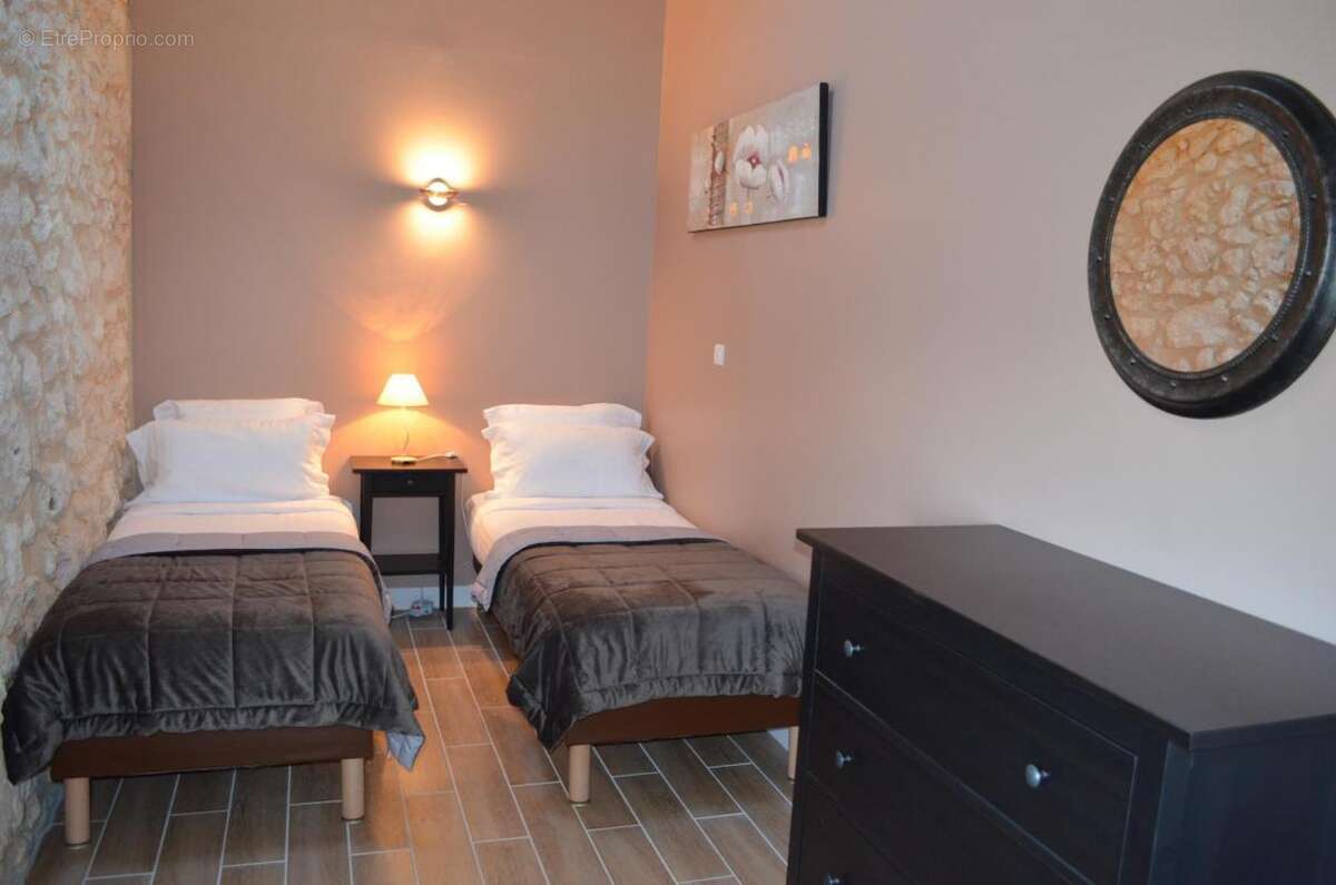 Maison à LES LEVES-ET-THOUMEYRAGUES