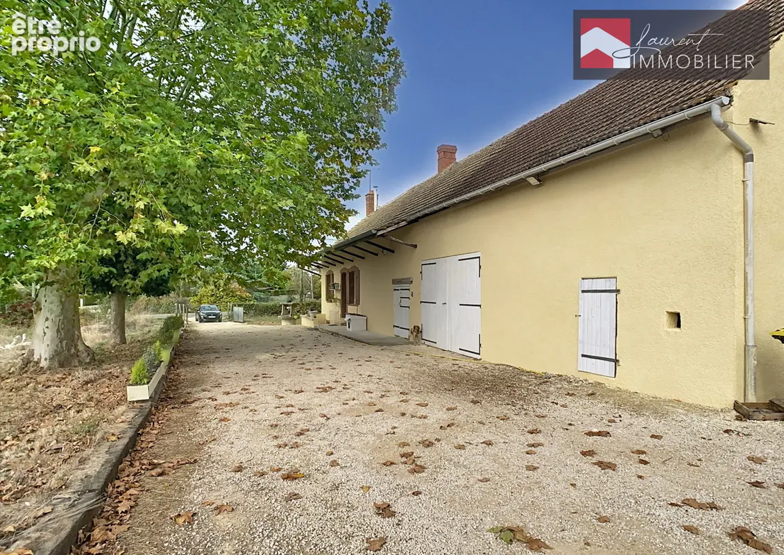 Simandre - Ancienne ferme bressane avec dépendances - photo 5