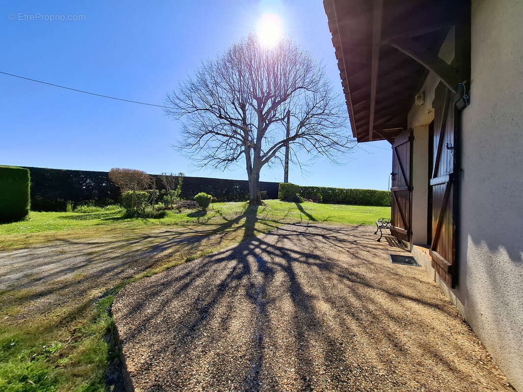 Maison à LAROQUE-TIMBAUT