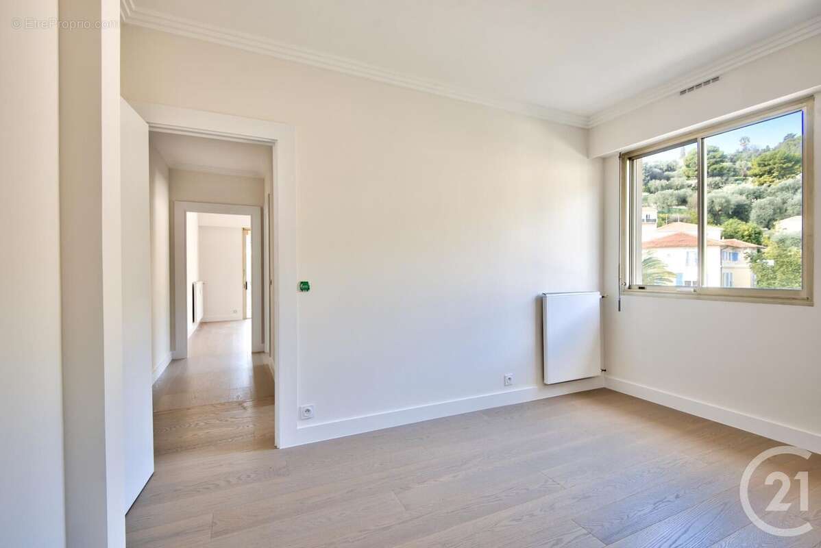 Appartement à BEAULIEU-SUR-MER