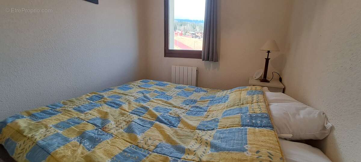 Appartement à MORILLON