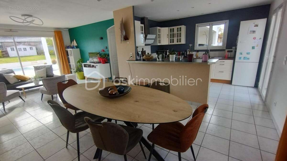 Maison à SERRES-CASTET