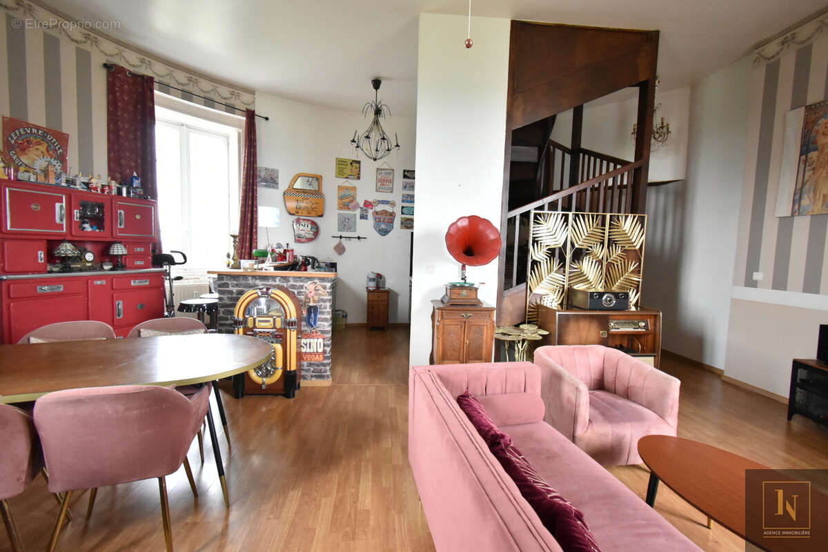 Appartement à LA VARENNE