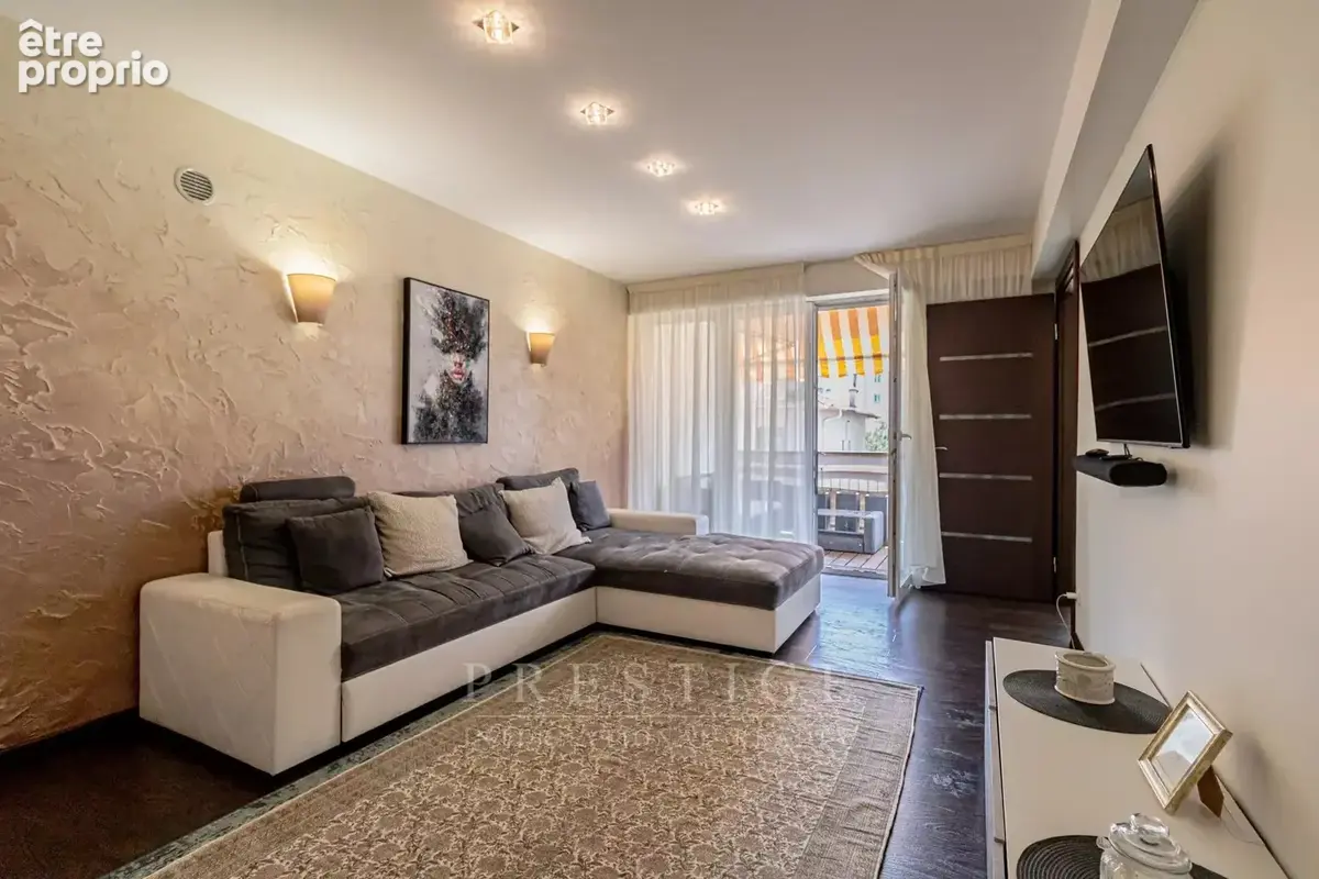 Juan les pins, 3 pièces, terrasse sud , cave, parking &  garage à vendre loué - photo 2