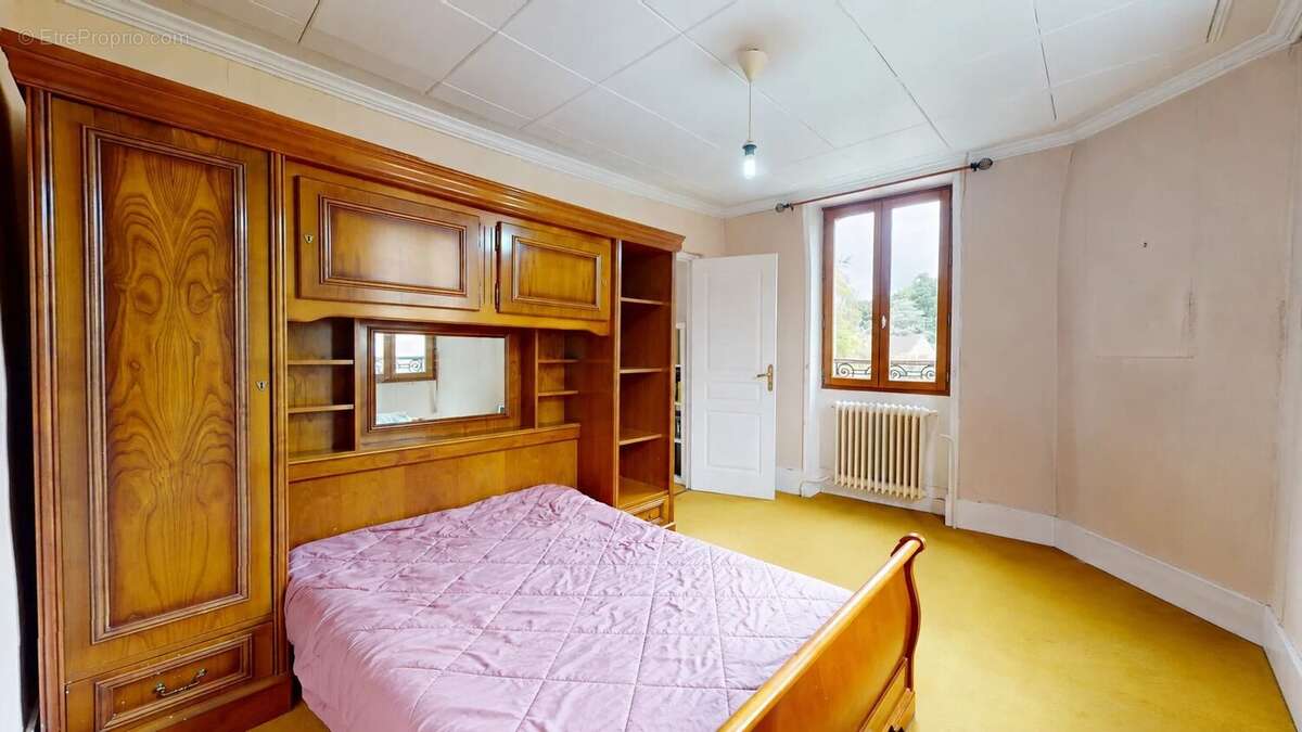 Maison à COUBRON