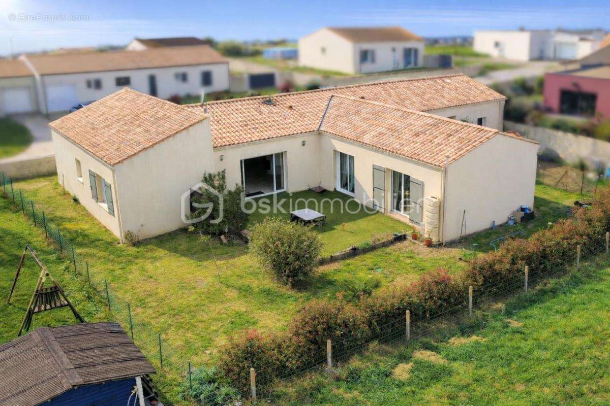 Maison à SAINTE-GEMME