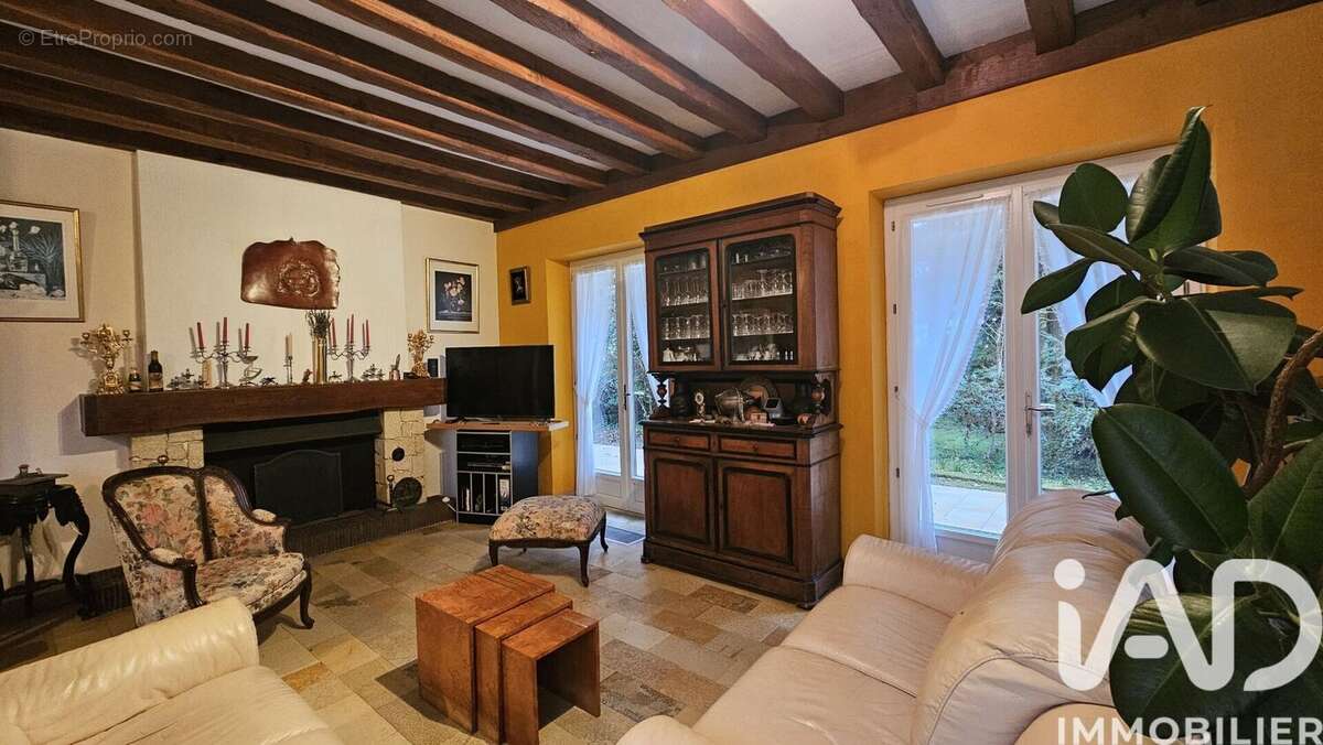 Appartement 440 m² à Dirac  - photo 9