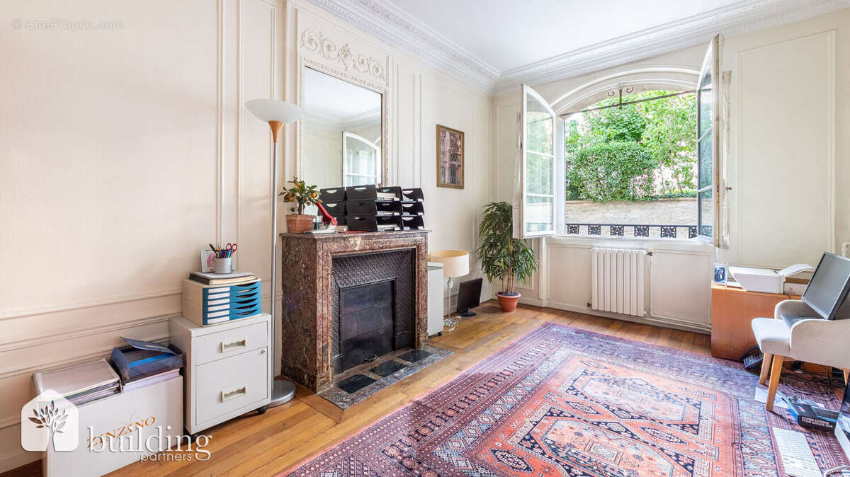 Appartement à COURBEVOIE