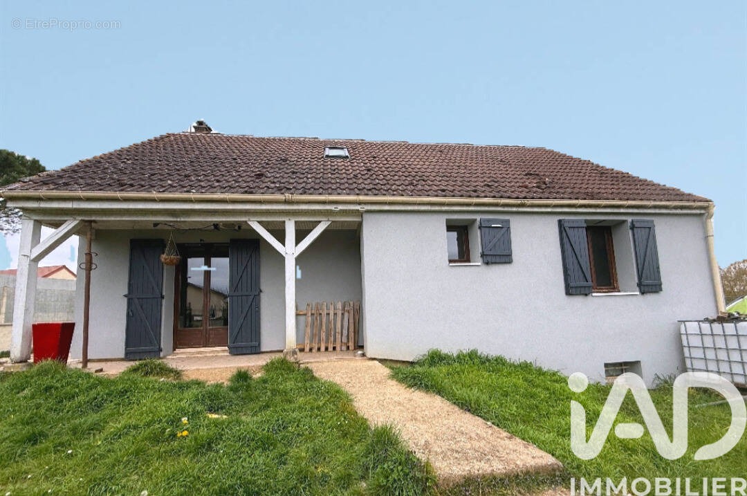 Photo 1 - Maison à CHAMPIGNY