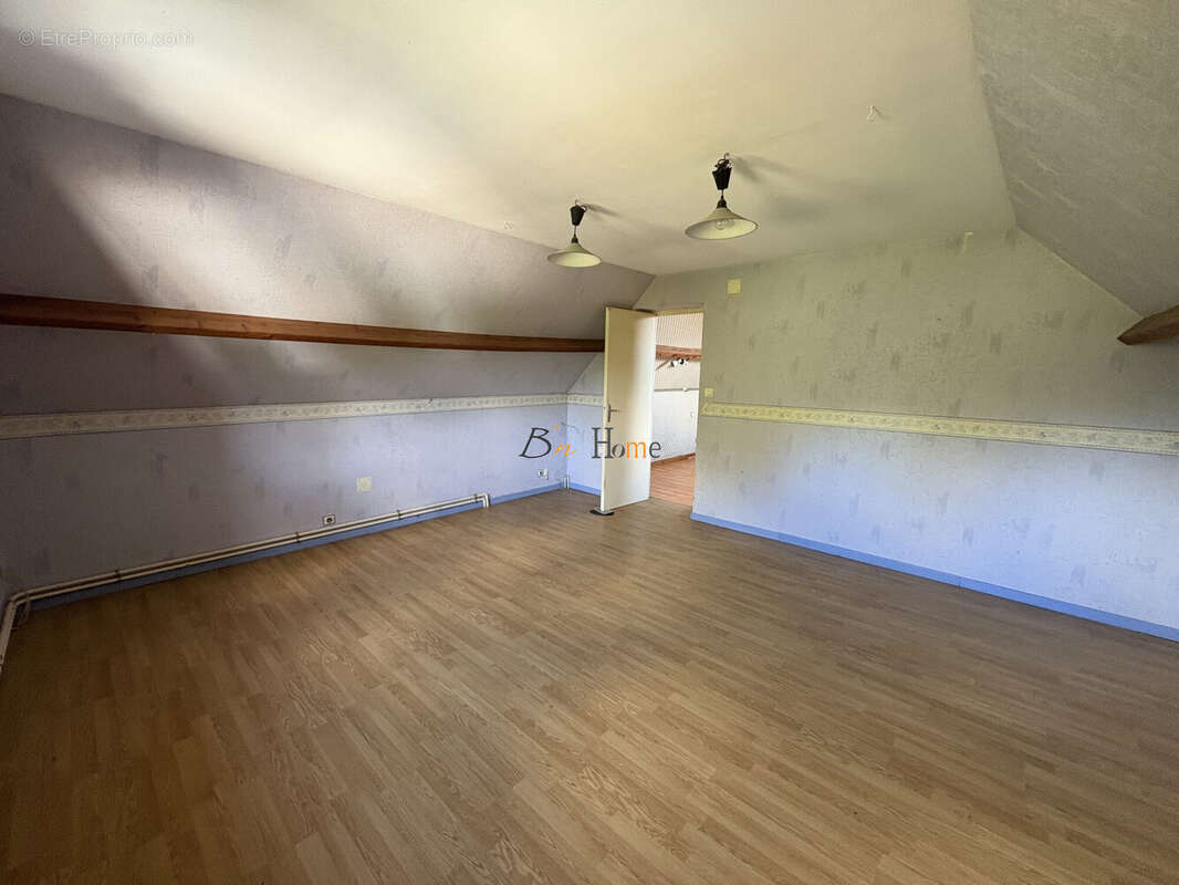 Maison à OISY-LE-VERGER