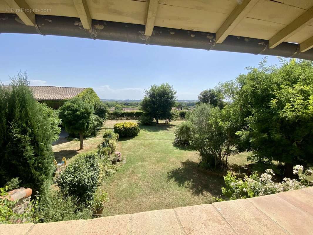 Villefranche, bâtisse de caractère avec chambres d'hôtes, dépendances, jardin et piscine - photo 17