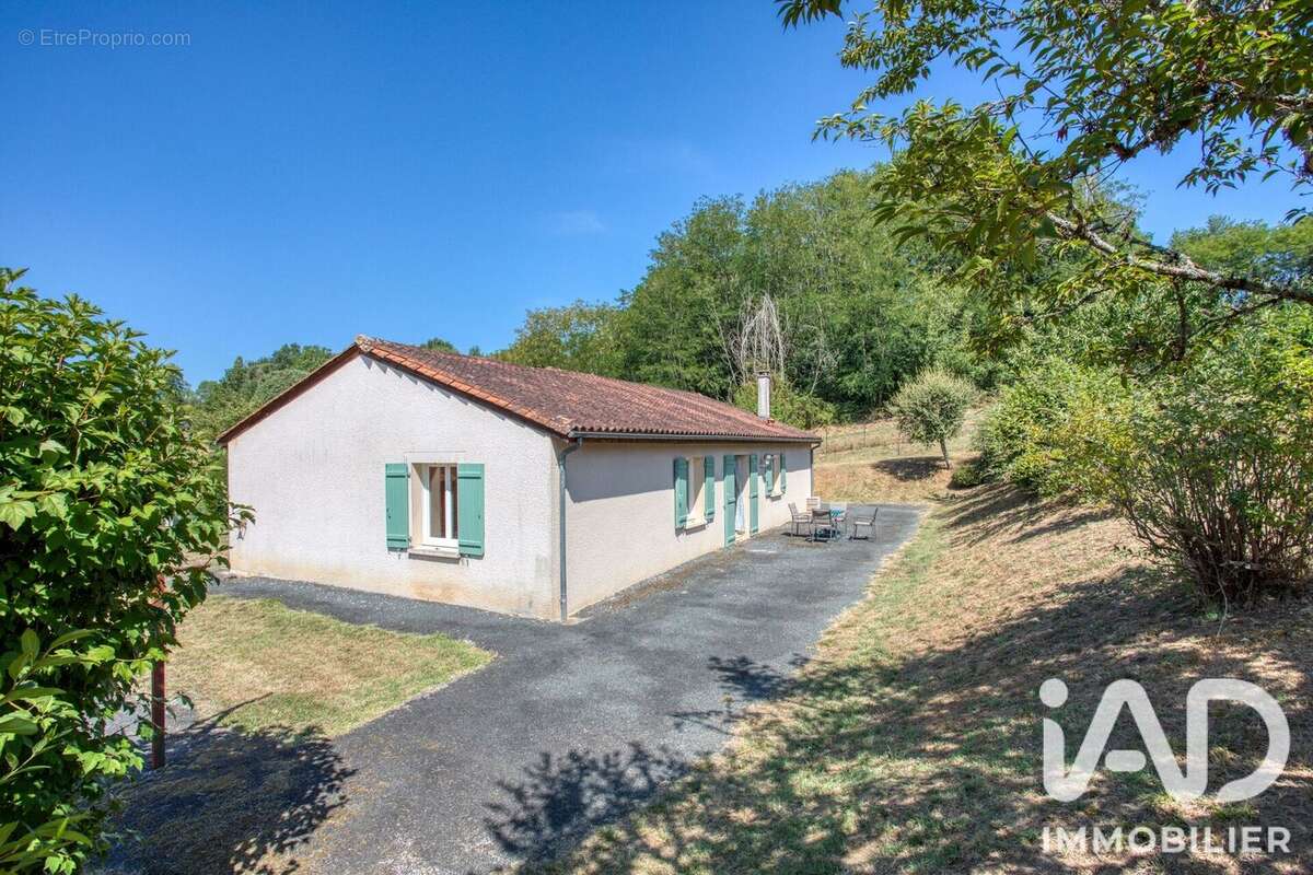 Maison 95 m² à Vitrac  - photo 3