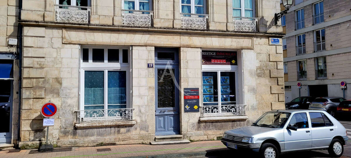 Appartement Saintes et local commercial 78m² - photo 2