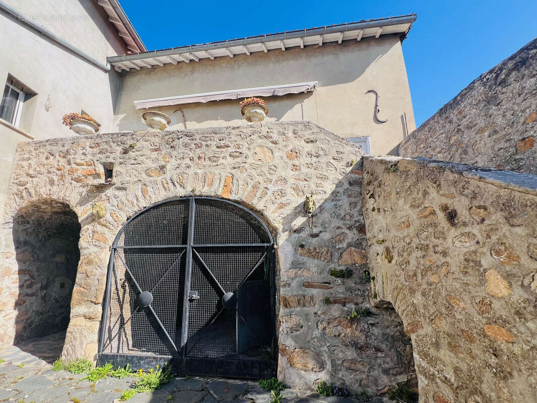 Maison à SAINT-LAURENT-D&#039;AGNY