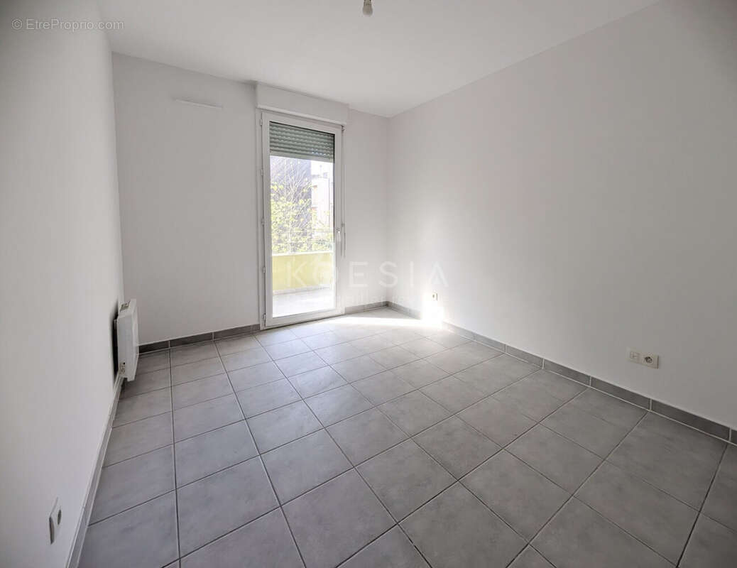 Chambre 2 - Appartement à CASTELNAU-LE-LEZ