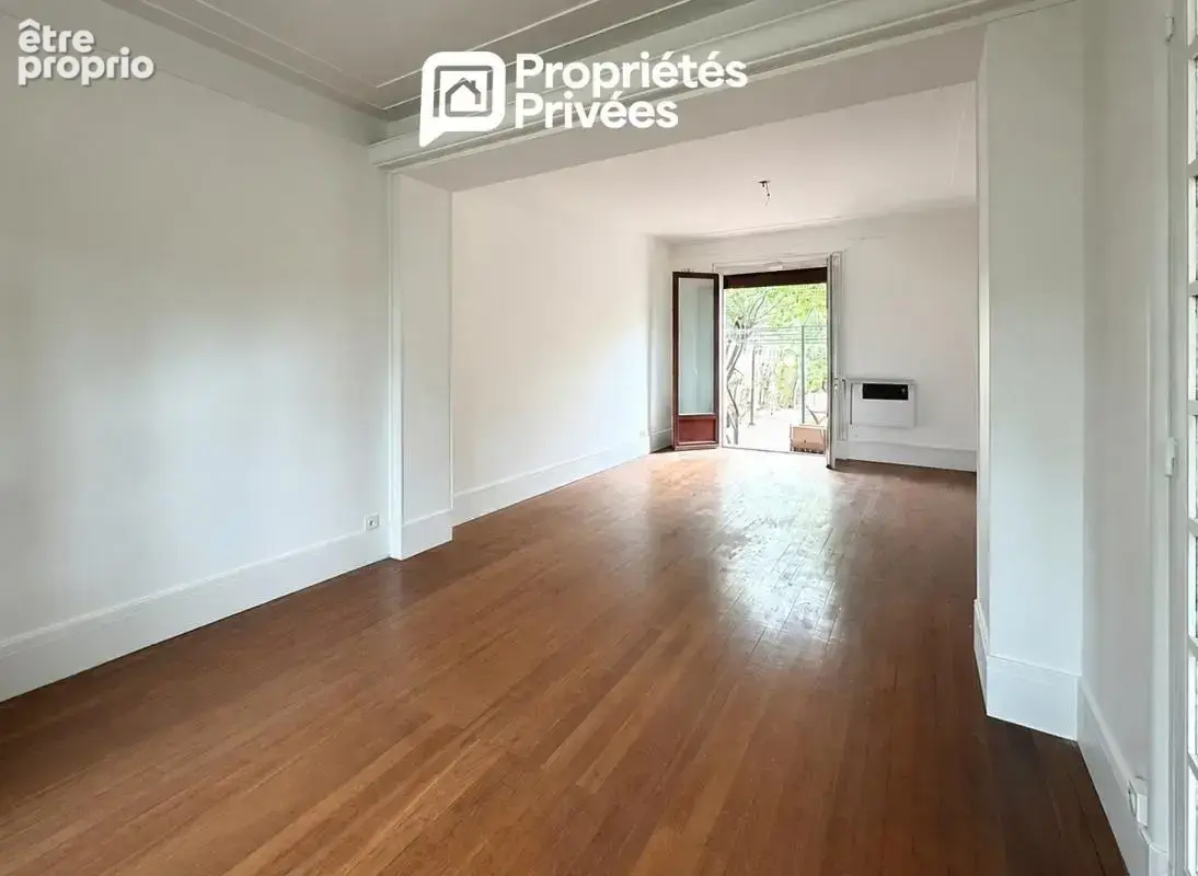 Maison de 235 m² - 5 chambres - secteur Souvenir Français - photo 5
